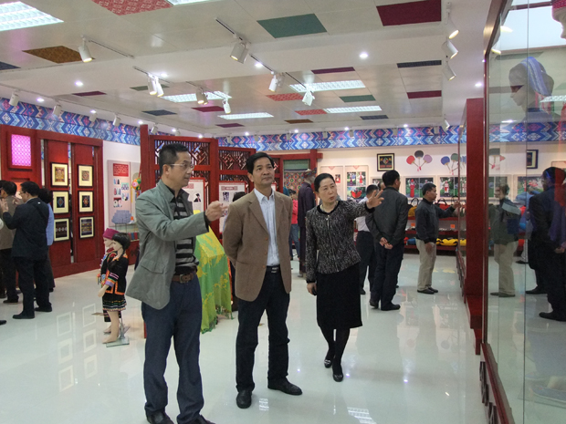 民族展厅揭牌2.jpg